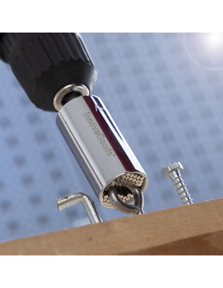 Clé à douille universelle Uniscrew – Polyvalente et ergonomique