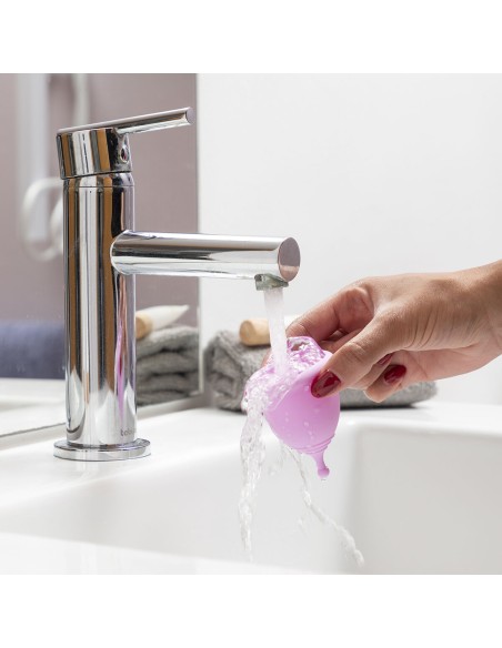 Coupe menstruelle Kuppy avec accessoires – Réutilisable et hygiénique
