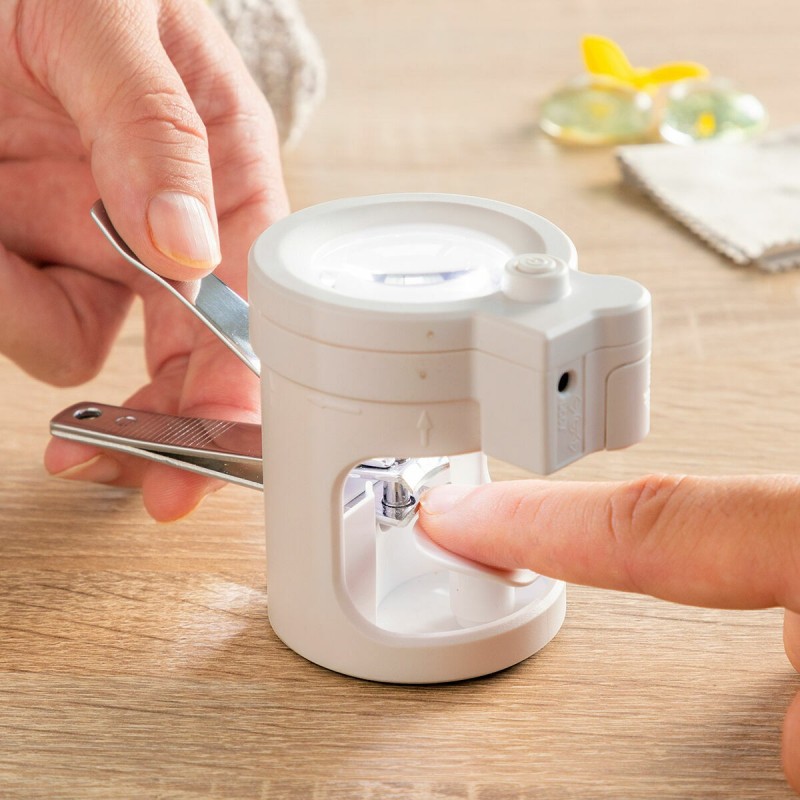 Coupe‑ongles LED + loupe Clail InnovaGoods – Coupe précise et éclairée