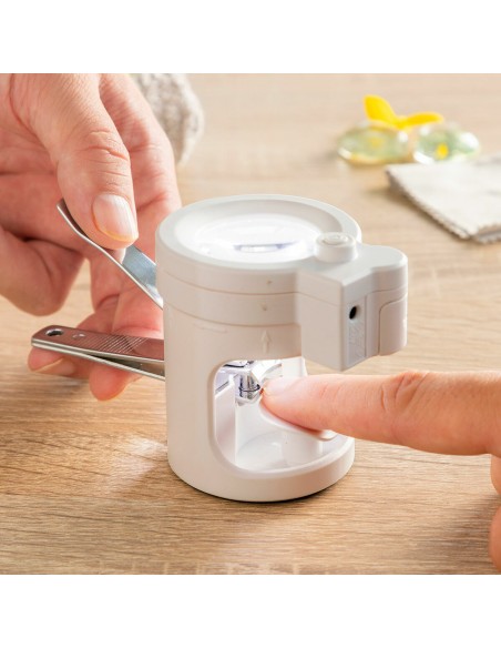 Coupe‑ongles LED + loupe Clail InnovaGoods – Coupe précise et éclairée